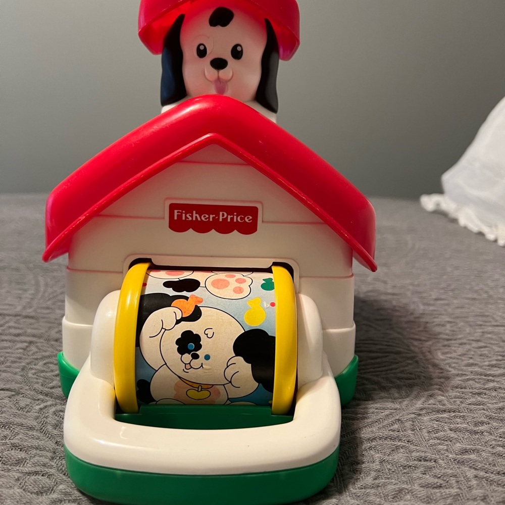 Vintage 1995 Fisher Price Dog in the Doghouse, Pop-up Toy. Works!